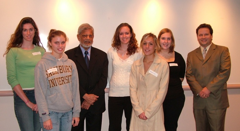 Students from Deans' Distinguished Freshmen Program