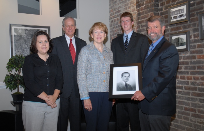 The Hannas with SU students and faculty