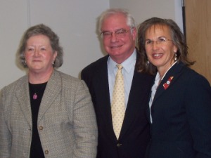 Drs. Diane Allen and George Whitehead with Morris