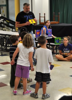 Todd Parr with Students