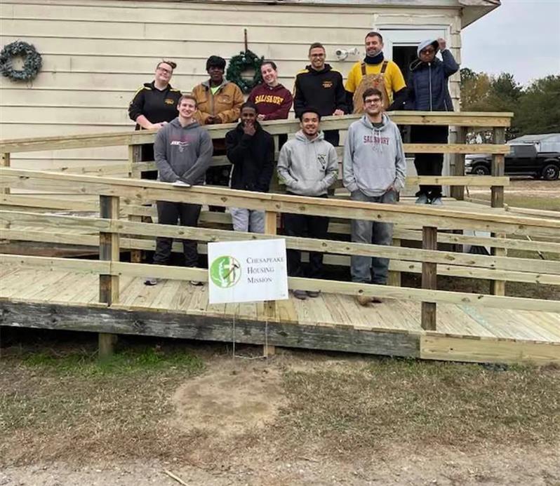 11-23-2021 - SU Community Volunteers During the Holiday Season ...