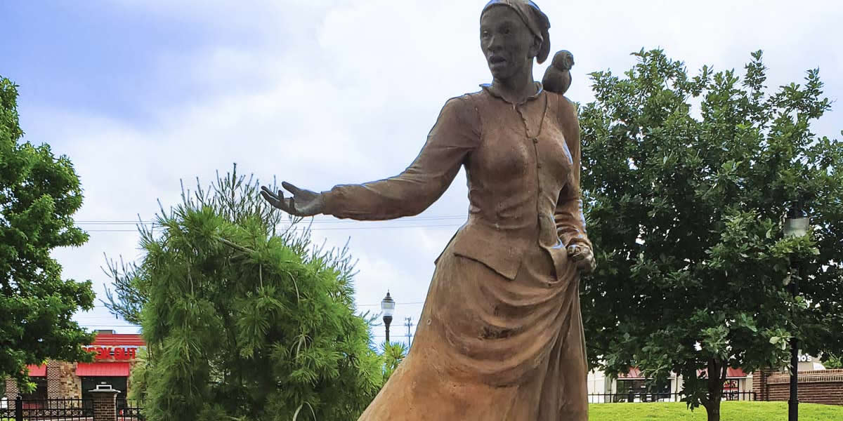 Harriet Tubman sculpture on the SU Campus