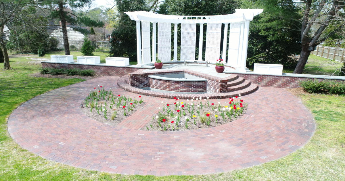 SU Alumni Brick Garden