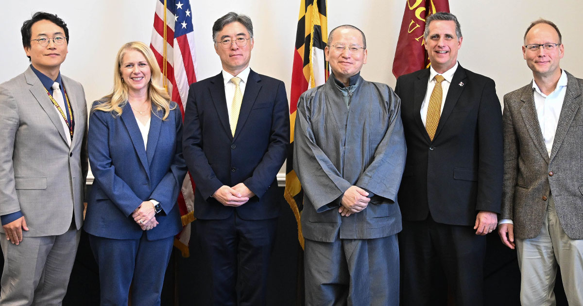 President Carolyn Ringer Lepre with SU and Dongguk University faculty