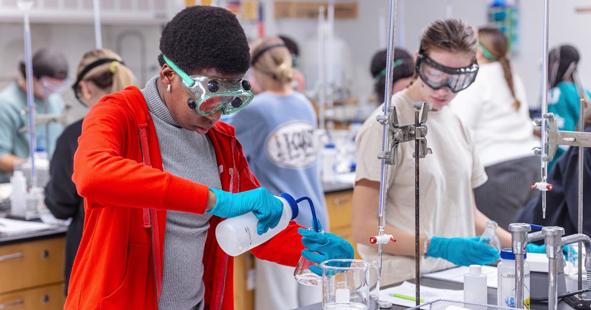 SU Announces New Biochemistry and Molecular Biology Major